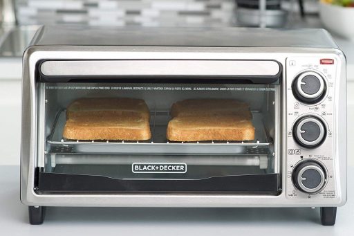 https://www.toasterovenguide.com/wp-content/uploads/2019/05/Black-and-Decker-TO1303SB-4-Slice-Toaster-Oven-512x341.jpg